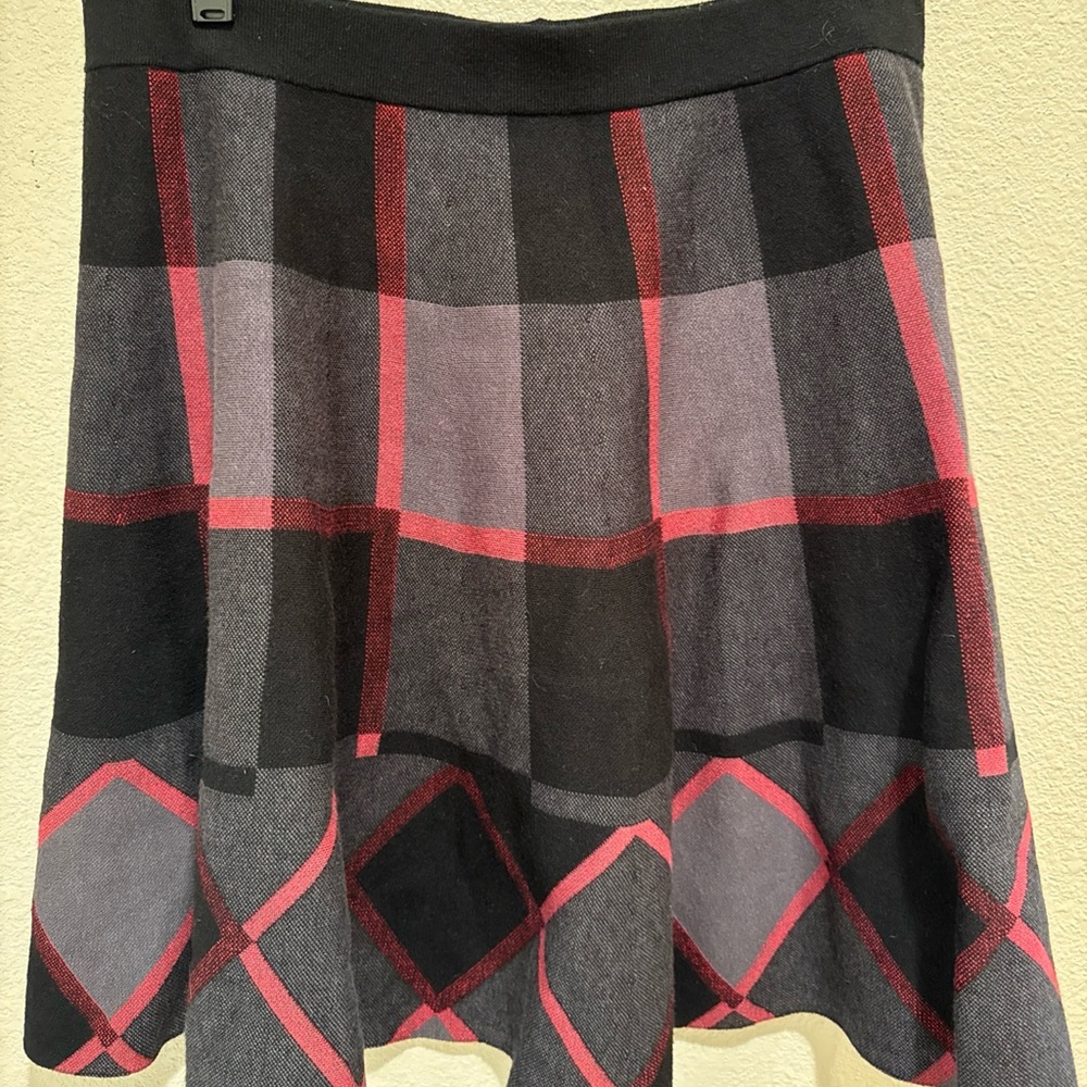 OLIVIA & GRACE Skirt Flip‎ Double Knit Plaid Argyle Black/Gray/Red Size L Preppy